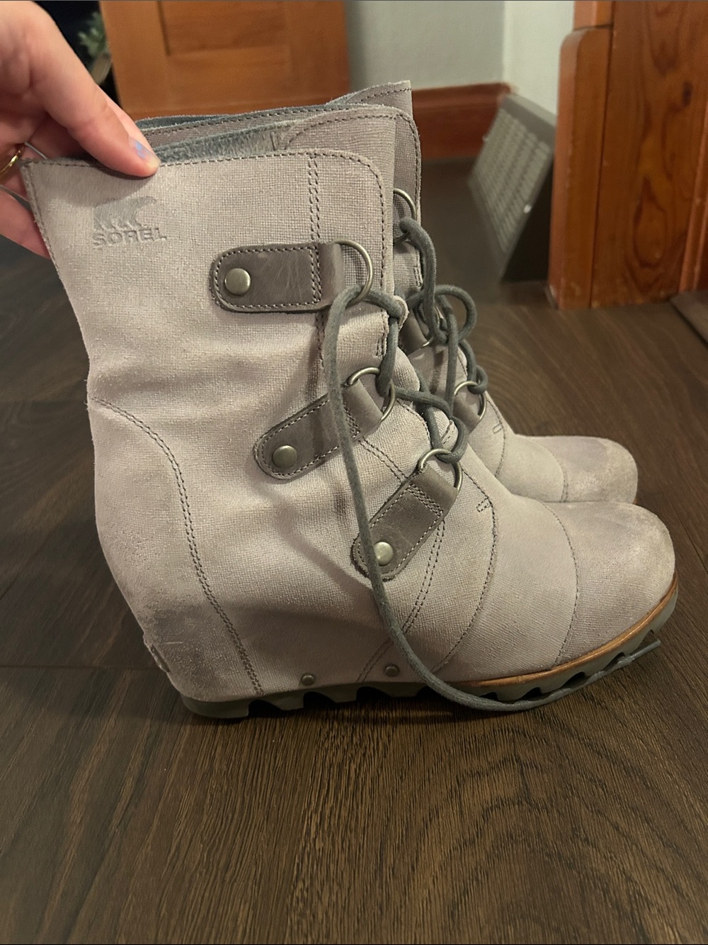 Sorel Women's Light Gray Suede Lace-Up Wedge Boots
